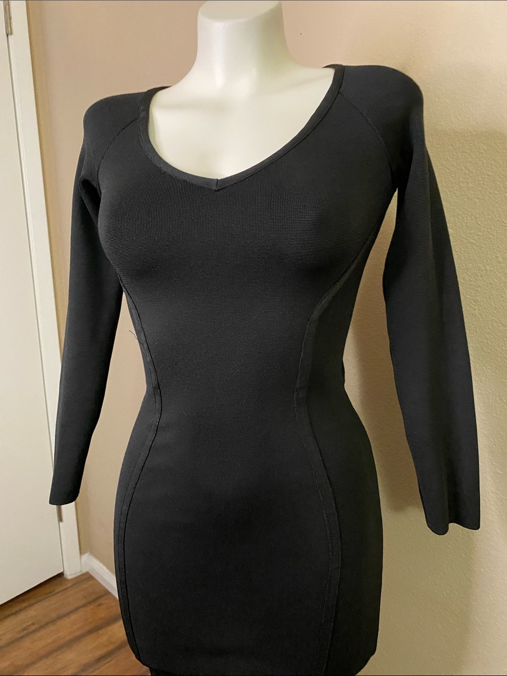 WOW couture Black Long-Sleeve Bodycon V-Neck Dress S